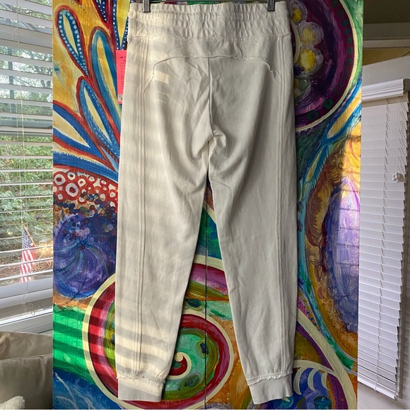 Woman’s White Betsy Johnson Performance Joggers Sweatpants NWT - Picture 3 of 11
